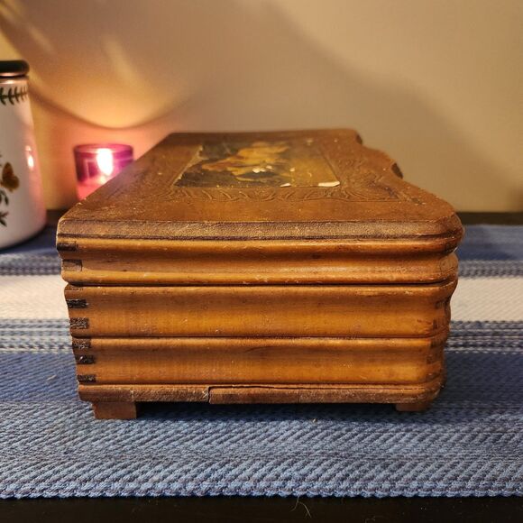 Vintage Carved Wooden Jewelry Trinket Box with Hunting Spaniel Dog Decal/Litho - Picture 4 of 9